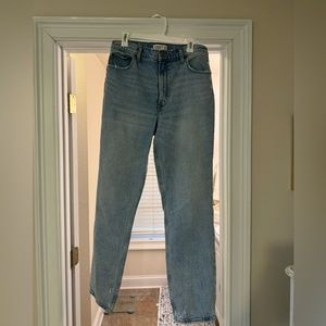 Abercrombie and Fitch 90’s Straight Ultra High Rise light wash jeans